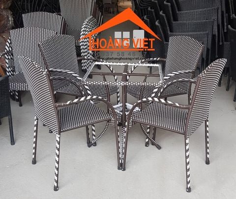 Bộ Bàn Mặt Vuông 6 Tấc Và 4 Ghế Giả Mây Cao Cấp Tay Liền