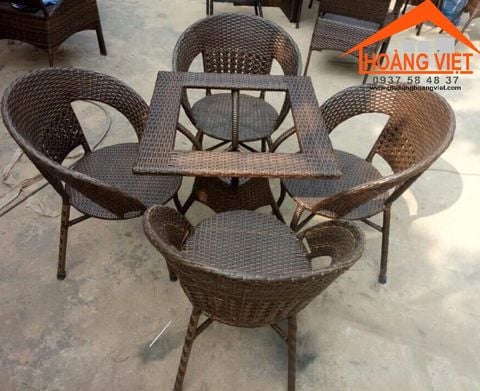 Bộ Bàn Cafe Mặt Vuông Cao Cấp Và 4 Ghế Giả Mây Bành Tròn