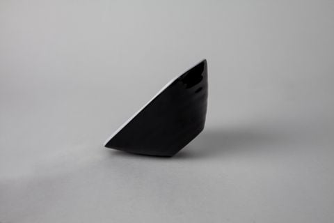 Chén Chấm Tam Giác CC99  3 Lớp Đen Viền Trắng