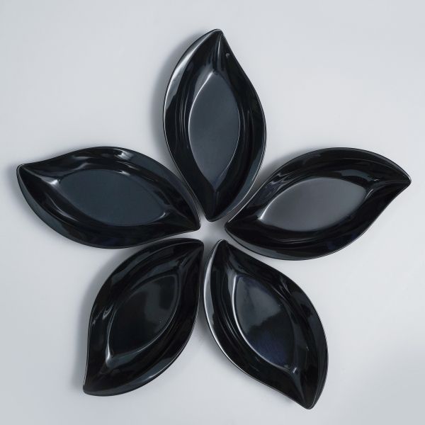 Dĩa Melamine Chiếc Lá Màu Đen Fataco - 3 Size