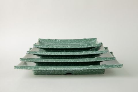 Dĩa Chữ Nhật Có Đế Vân Đá Rêu