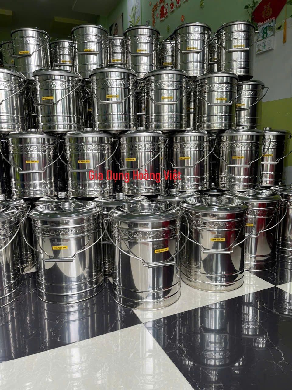 Xô Inox 304 Có Nắp Đậy – CTY TNHH THƯƠNG MẠI DỊCH VỤ GIA DỤNG HOÀNG VIỆT