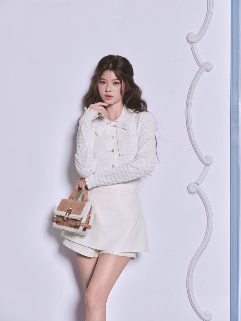 Velvet Top - Áo len cổ bèo