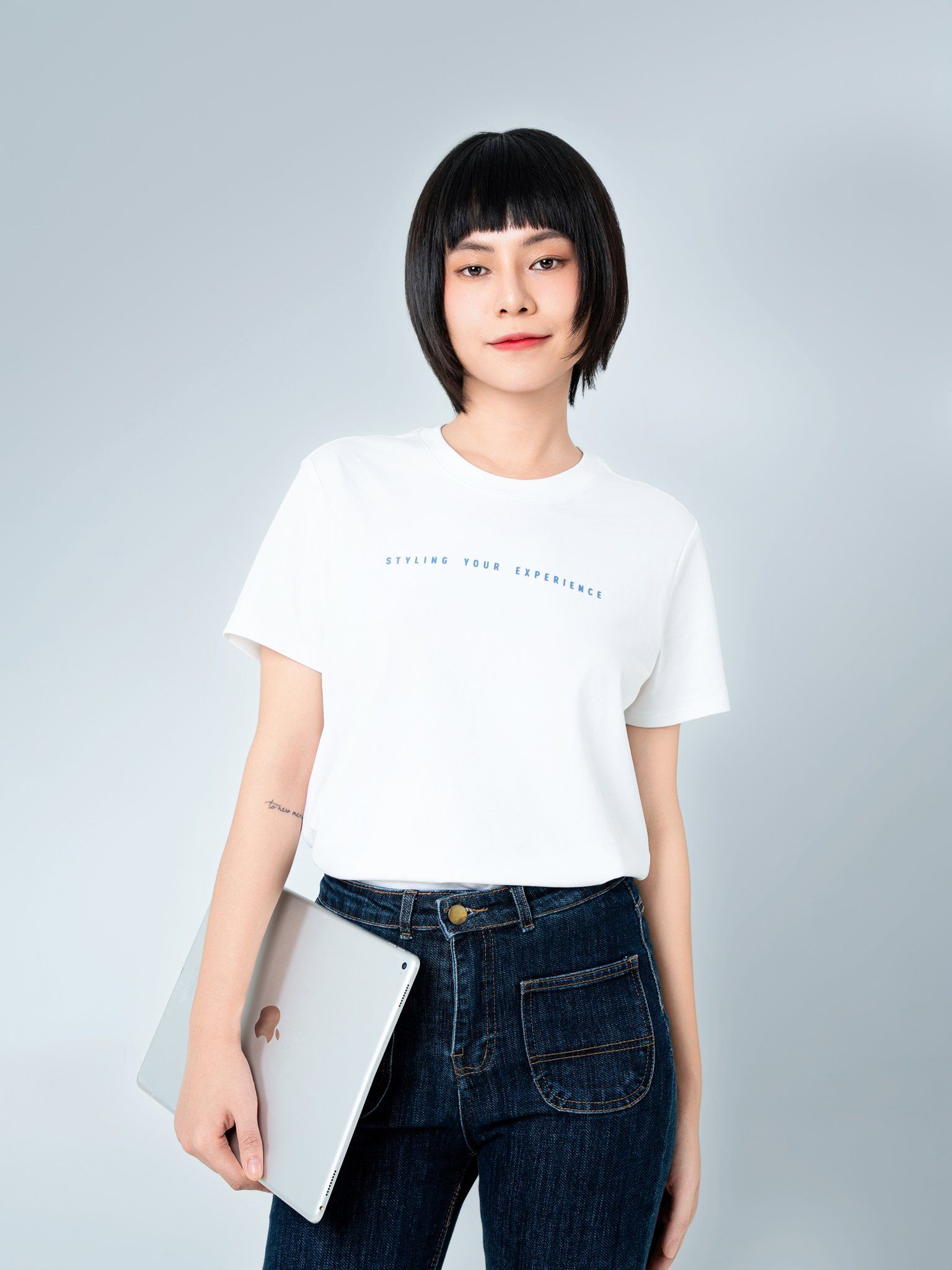 Áo Thun Nữ Green Ex Slongan In Cao WTS 2301 - Trắng