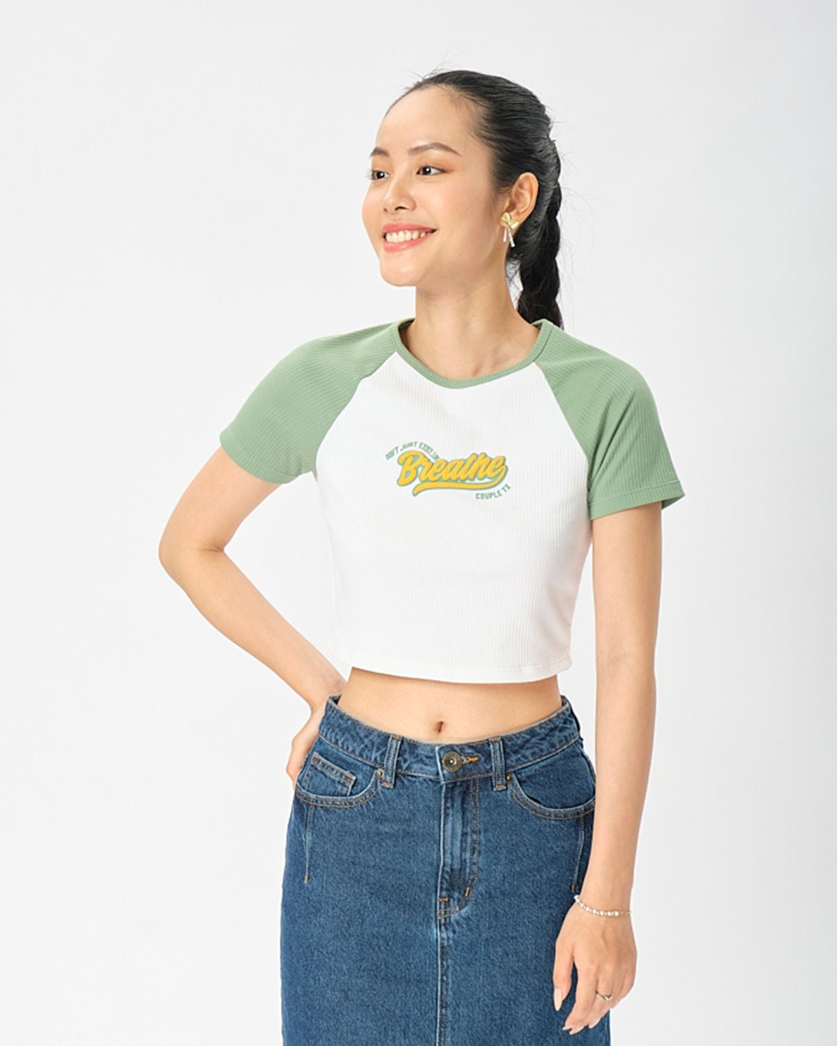  Áo Kiểu Nữ Croptop Raglan Phối Màu WTS 2330 