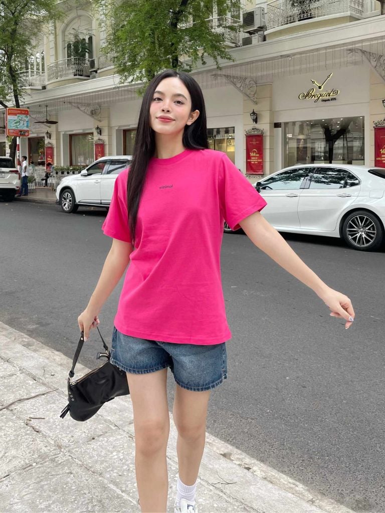 Minimal Tee