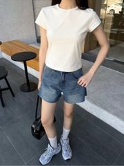 Lya Tee