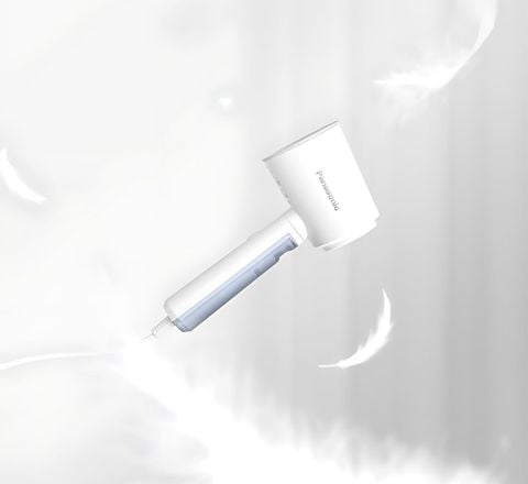 Bàn Ủi Hơi Nước Cầm Tay Panasonic NI-GHD015WRA