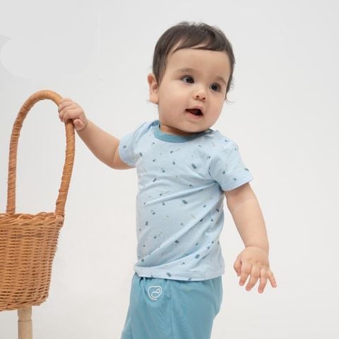 Bộ quần áo Bu Baby ngắn tay cổ tròn Bambus xanh in charger - xanh đậm