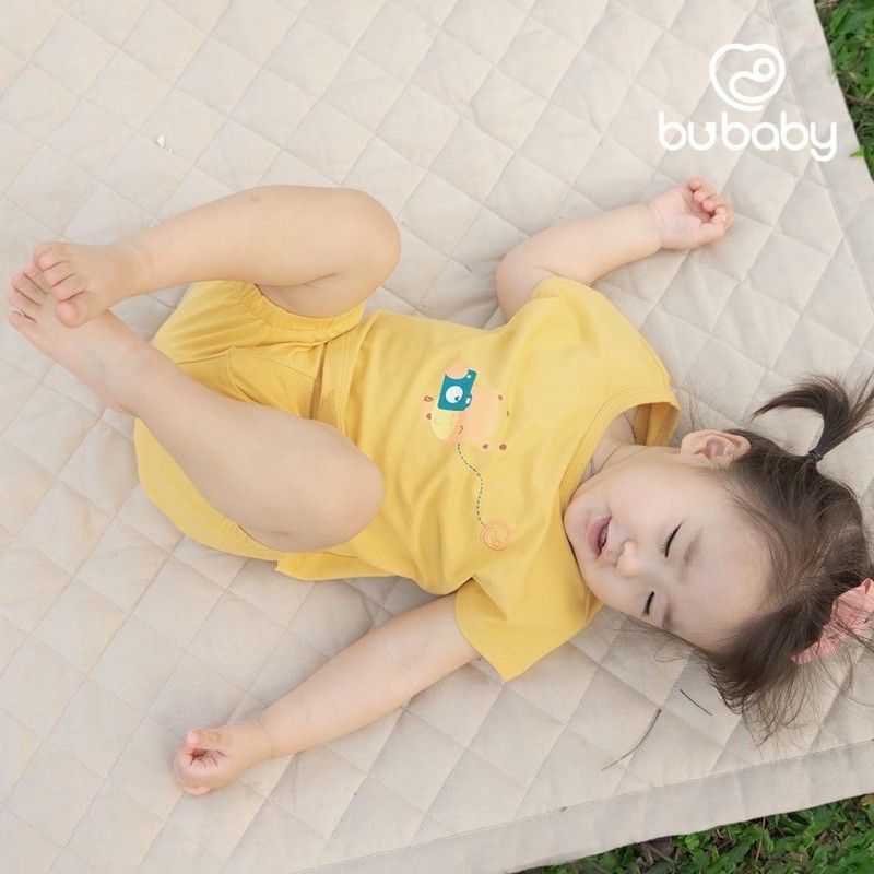 Bộ cổ tròn ngắn tay BU Baby BBC018.01S06MC11 Kyomi Giraf Gold Flame