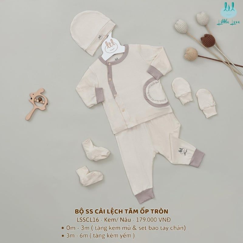 BỘ SƠ SINH CÀI LỆCH BAMBOO BY LIL TĂM ỐP TRÒN KEM NÂU TẶNG MŨ VÀ BAO TAY CHÂN