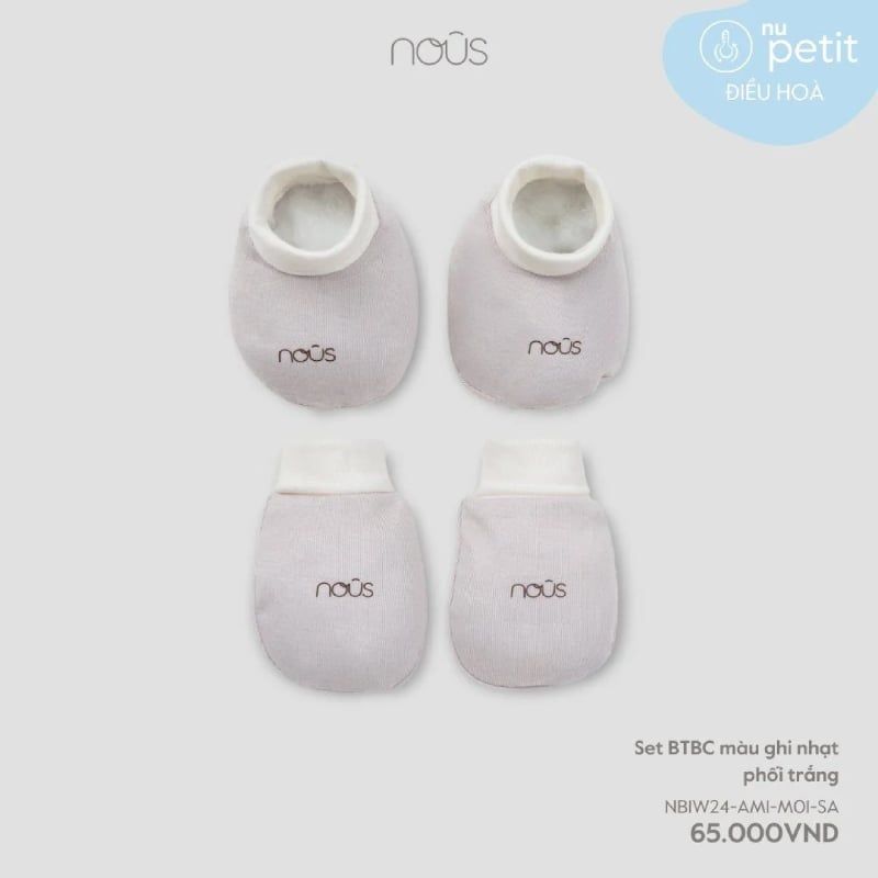 Set bao tay bao chân màu ghi nhạt phối trắng