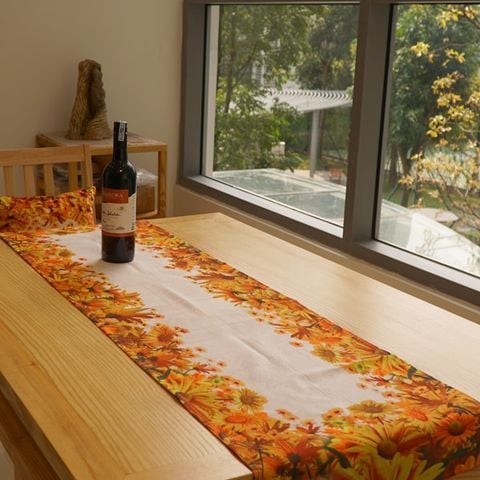  Khăn trải bàn Equilhome (40cmx140cm) khăn trải bàn runner chất liệu gấm phối ren màu kem sang trọng, trang nhã, thích hợp dùng cho phòng ăn, phòng khách, các bữa tiệc - EQ640 