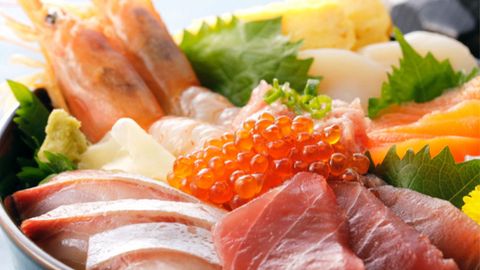 Món sashimi là gì? Cách ăn sashimi Nhật Bản, phân biệt sushi và sashimi