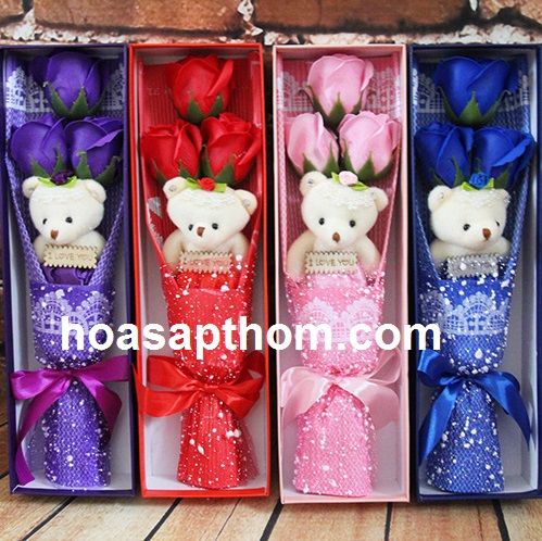 Hộp hoa sáp 3 bông gấu