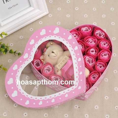 Hoa hồng sáp có gấu 