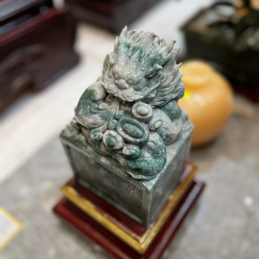 Ấn rồng ngọc phỉ thúy