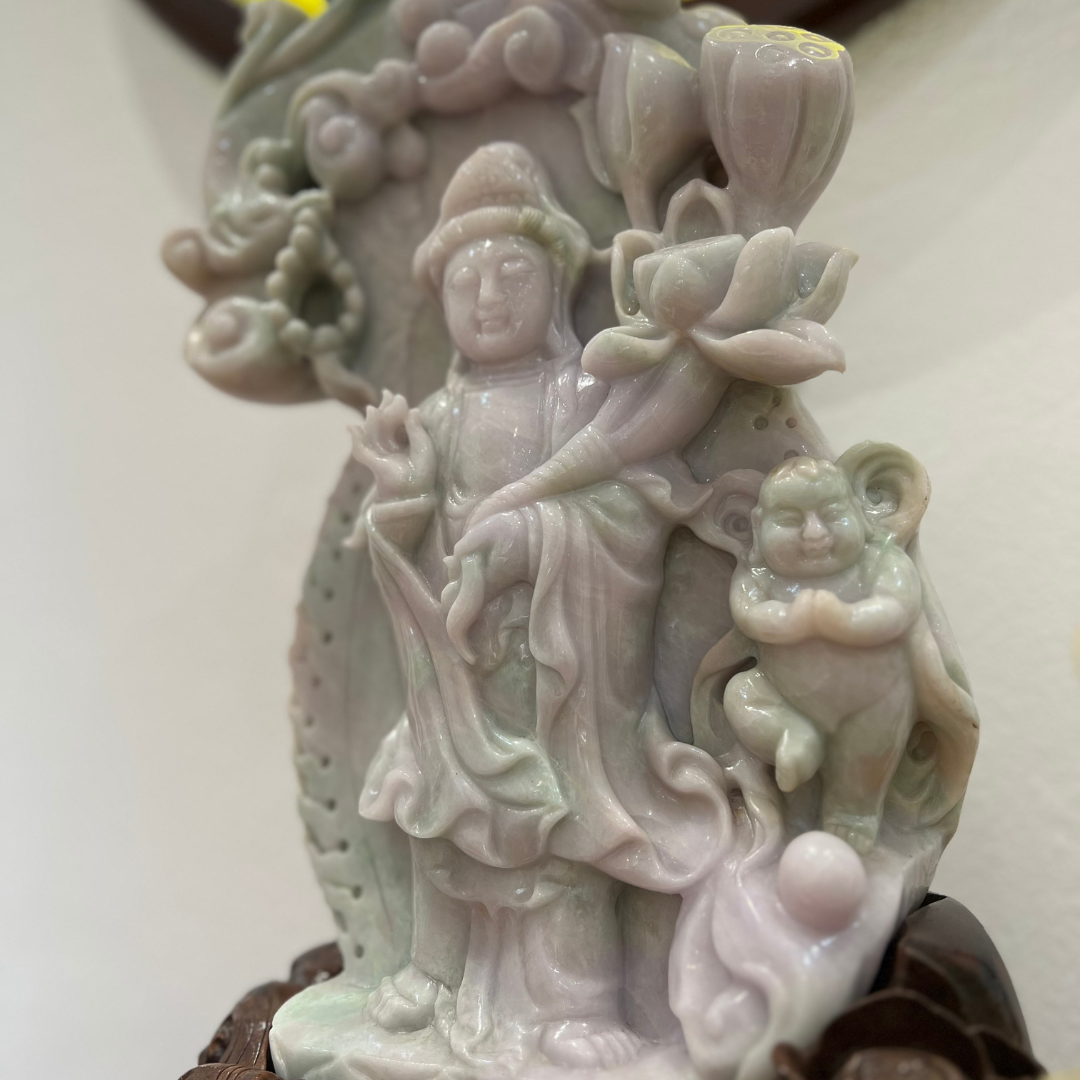 Đức Đại Thế Chí Bồ Tát ngọc Phỉ Thúy