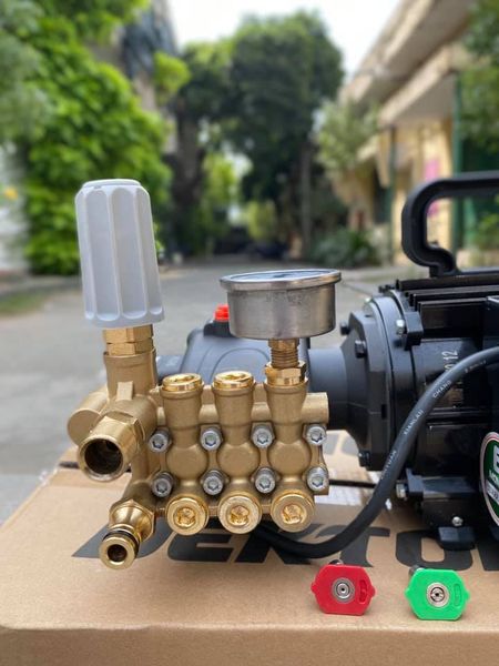 Máy rửa xe Dekton DK-HPW2300