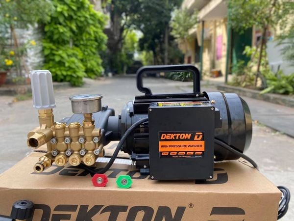 Máy rửa xe Dekton DK-HPW2300