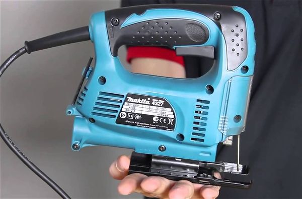 Máy cưa lọng Makita 4327