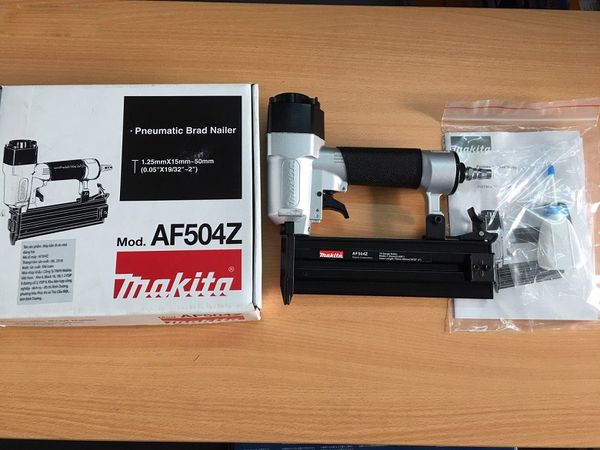 Máy bắn đinh thẳng Makita AF504Z