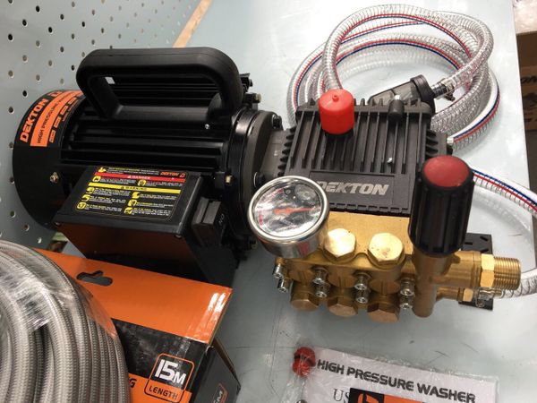 Máy xịt rửa xe Dekton DKT-2000S
