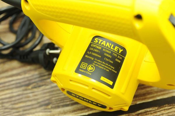 Máy thổi bụi Stanley STPT600