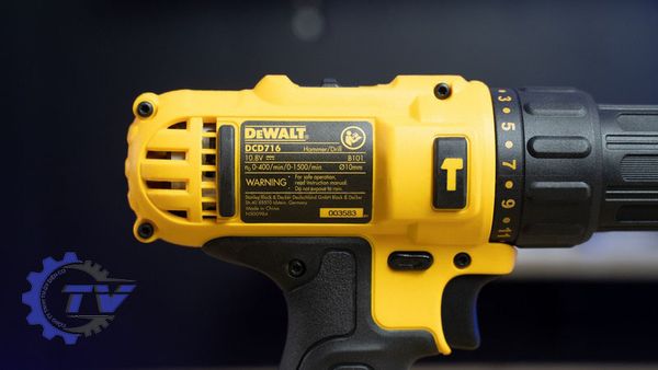 Máy khoan vặn vít dùng pin Dewalt DCD716C2K-B1