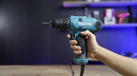 Máy khoan và vặn vít Makita DF0300