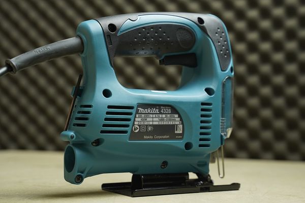 Máy cưa lọng Makita 4328