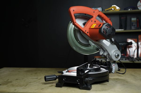 Máy cưa đa góc Maktec MT230