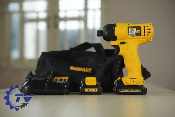 Máy vặn vít động lực pin DeWalt DCF805C2