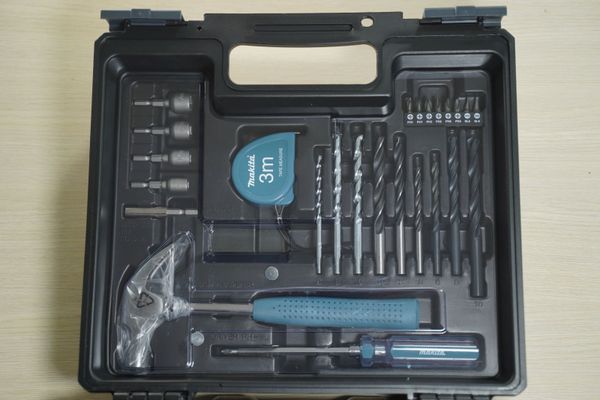 Máy khoan búa 26 phụ kiện Makita M8103KX2B