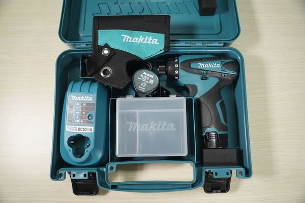 Máy khoan vặn vít Makita DF030DWE