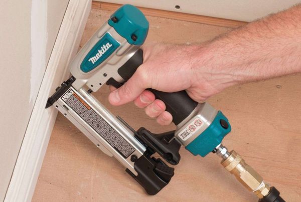 Máy bắn đinh dùng hơi Makita AF353