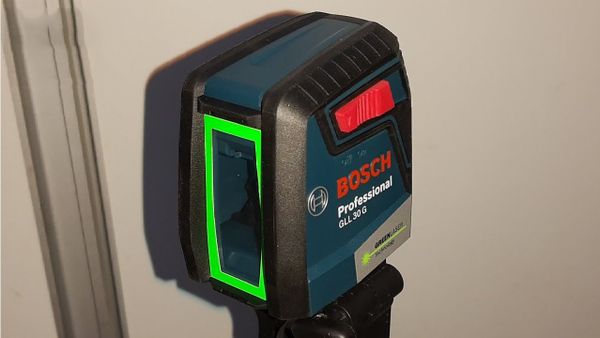 Máy cân mực laser Bosch GLL 30 G (tia xanh)