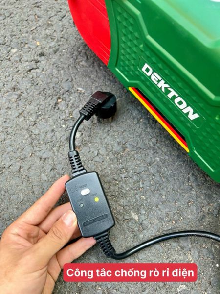 Máy Rửa Xe Chỉnh Áp Chống Giật Dekton DK-CWR2951