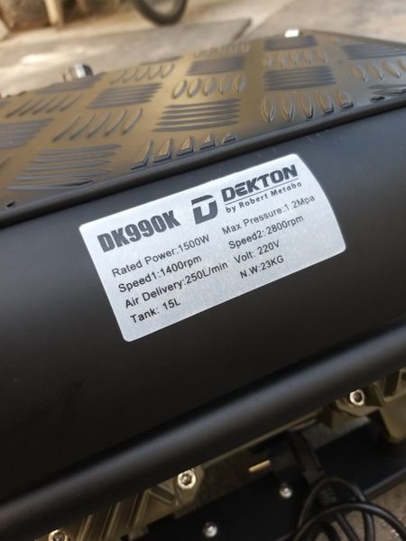 Máy nén khí không dầu Dekton DK-990K