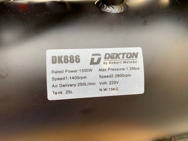 Máy nén khí không dầu DEKTON DK-886