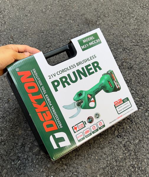 Máy Cắt Cành Pin Dekton M21-MCC30