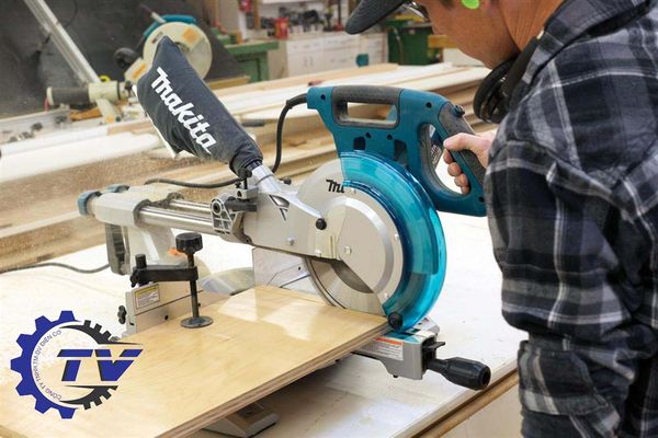 Máy cưa đa góc Makita LS1018L