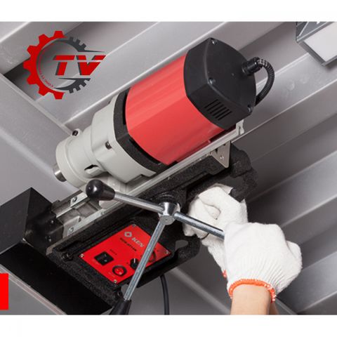 Máy khoan từ 1700w Ken 6032N