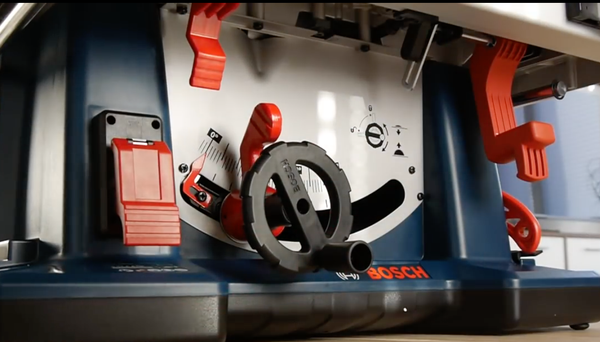 Máy cưa bàn 2100W Bosch GTS 10XC