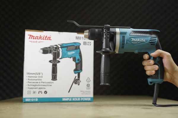Máy khoan động lực Makita M8101B