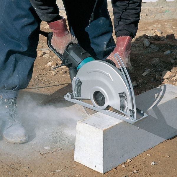 Máy cắt đá Makita 4112HS