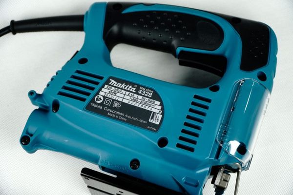 Máy cưa lọng Makita 4328