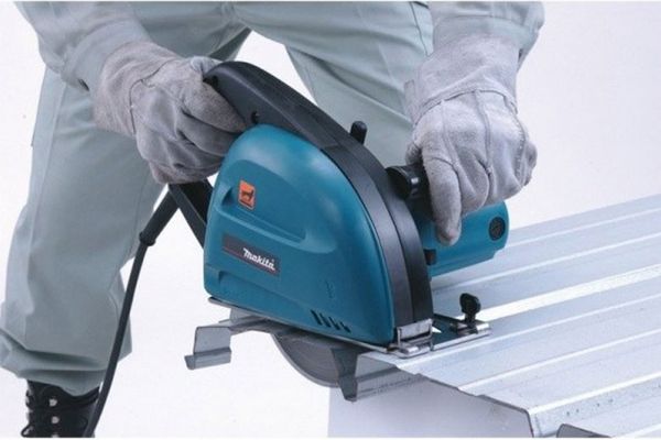 Máy cắt kim loại 1100W Makita 4131