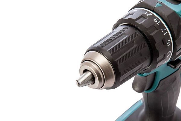 Máy khoan vặn vít dùng pin Makita DDF482RFE