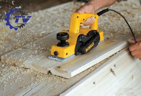 Máy bào Dewalt D26676-B1